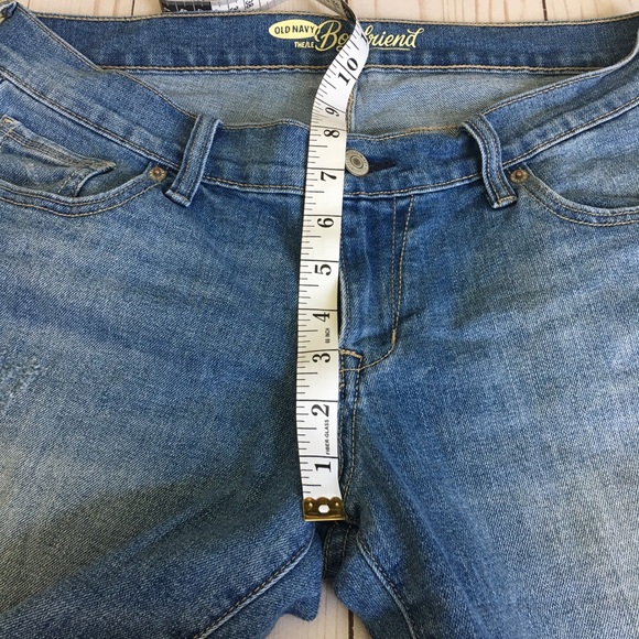 Old Navy Distressed Boyfriend Cropped Jeans - Picture 4 of 8